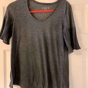 Ann Taylor Loft Ladies Size XS Gray Top